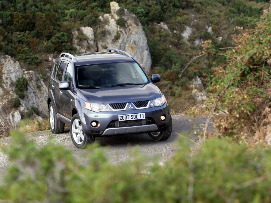 Mitsubishi Outlander 2007 года  (фото 4 из 16)